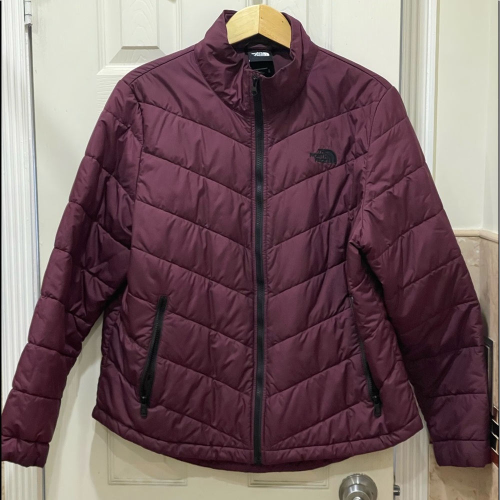 XL Women’s Northface Jacket Plum/burgundy color. Like New